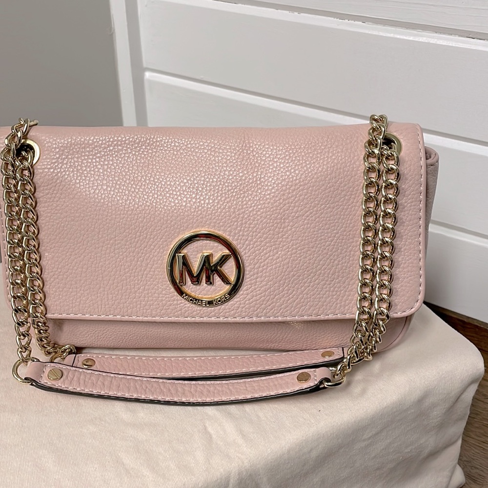 Michael Kors, pink purse